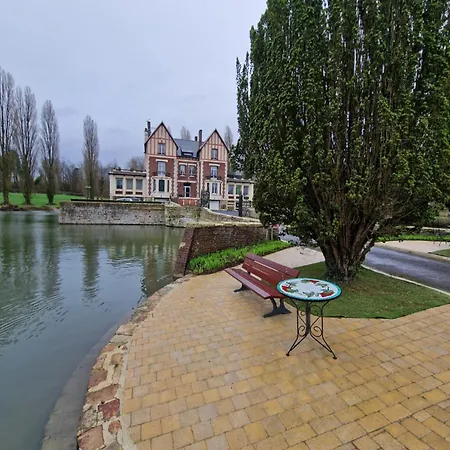 Couette-café Chateau De