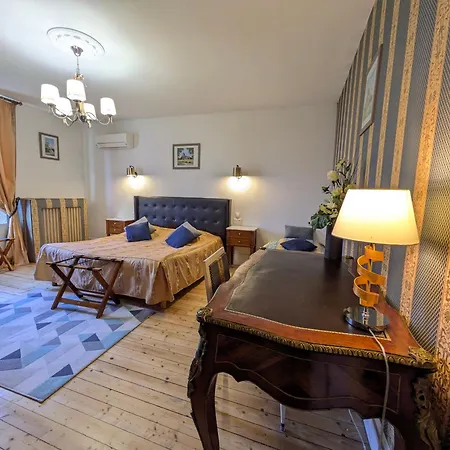 Couette-café Chateau De 3*