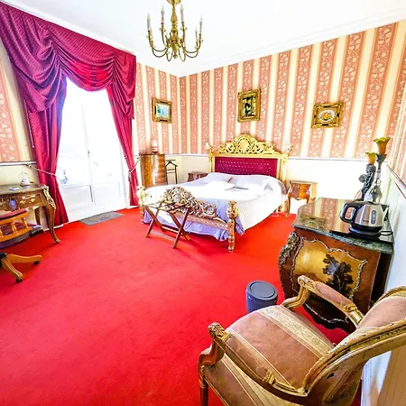 לינה וארוחת בוקר Chateau De
