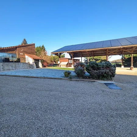 לינה וארוחת בוקר Chateau De Quesmy