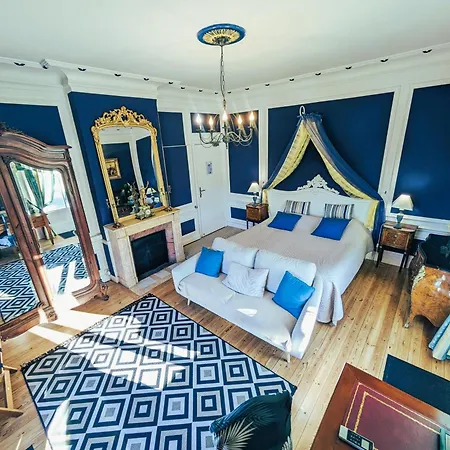 לינה וארוחת בוקר Chateau De 3*