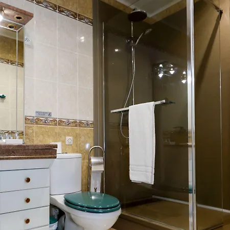 Chateau De Bed & Breakfast 3*