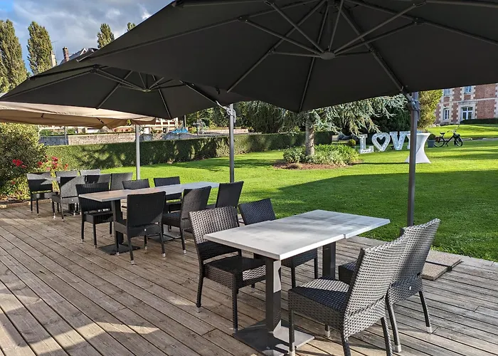 Chateau De Couette-café 3*