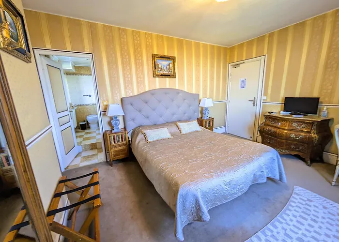 Chateau De Bed & Breakfast 3*