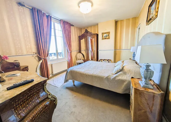 Chateau De Bed & Breakfast